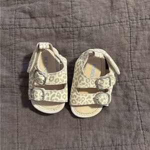 Robeez Cream Leopard Kids Sandals 3-6 Months size!!!